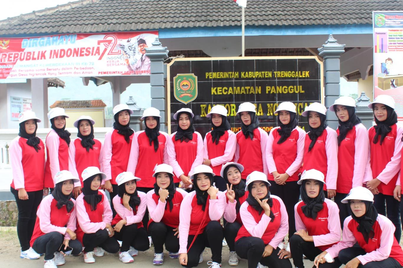 TEAM GERAK JALAN PKK DESA NGRENCAK